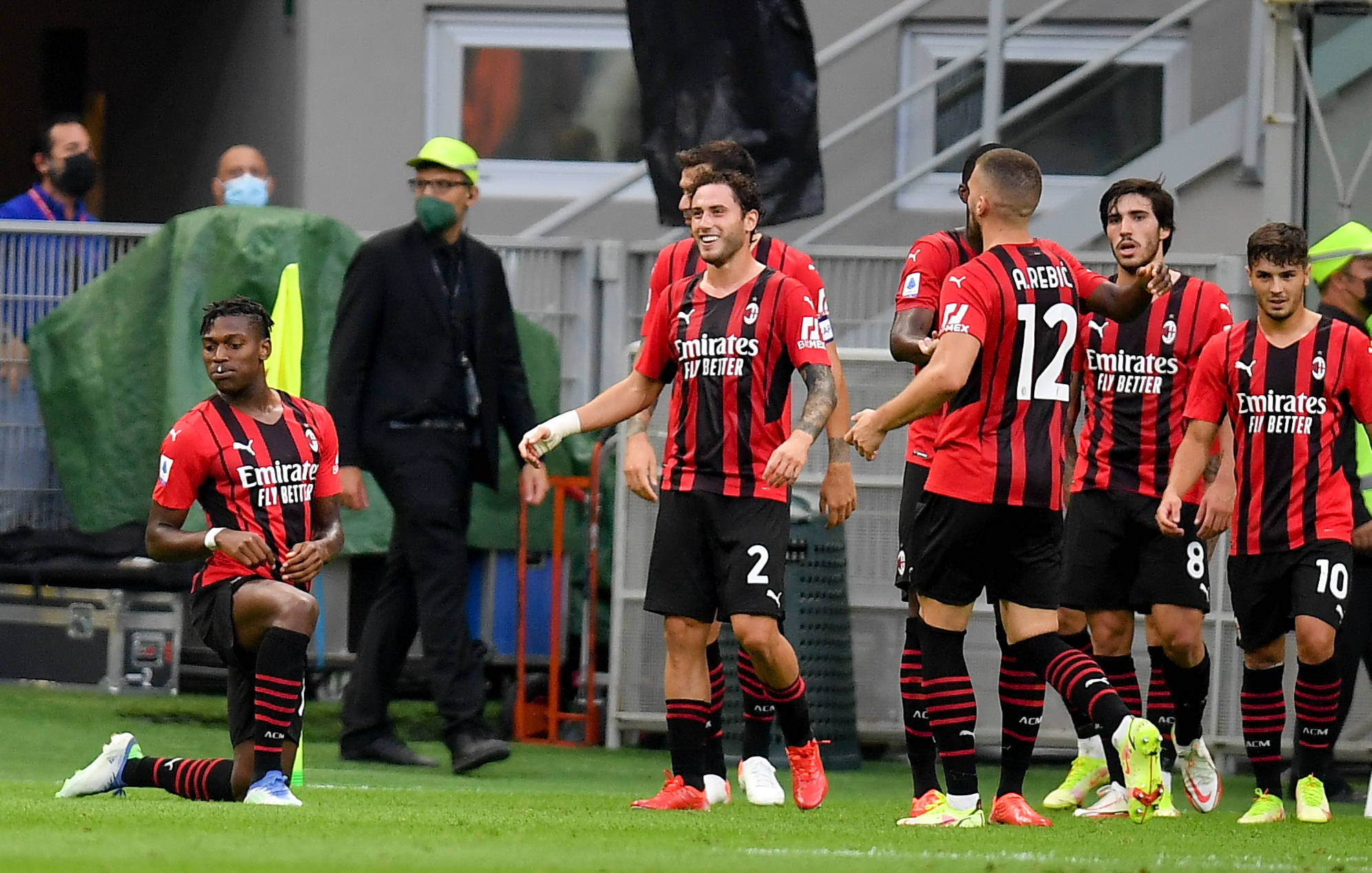 亚马尔：西甲欧冠世界杯冠军和金球奖我都想要，一切皆有可能（亚马尔放言：西甲、欧冠、世界杯和金球都是目标，一切皆有可能）