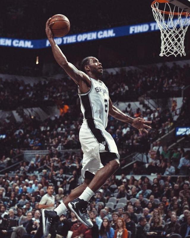 前锋终于找到射门感觉（前锋重拾进球感觉）