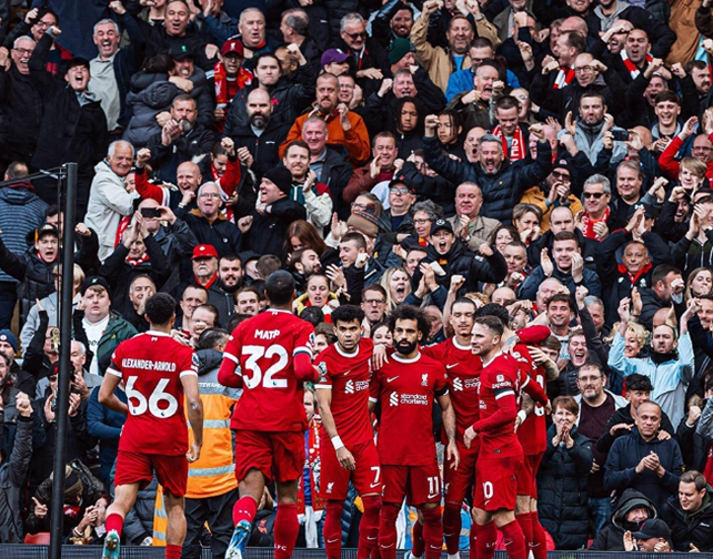 NBA圣诞大战不和谐一幕，詹姆斯输球后提前离场，请注意杜兰特！（NBA圣诞夜现尴尬一幕：詹姆斯败阵提前退场，杜兰特成焦点）