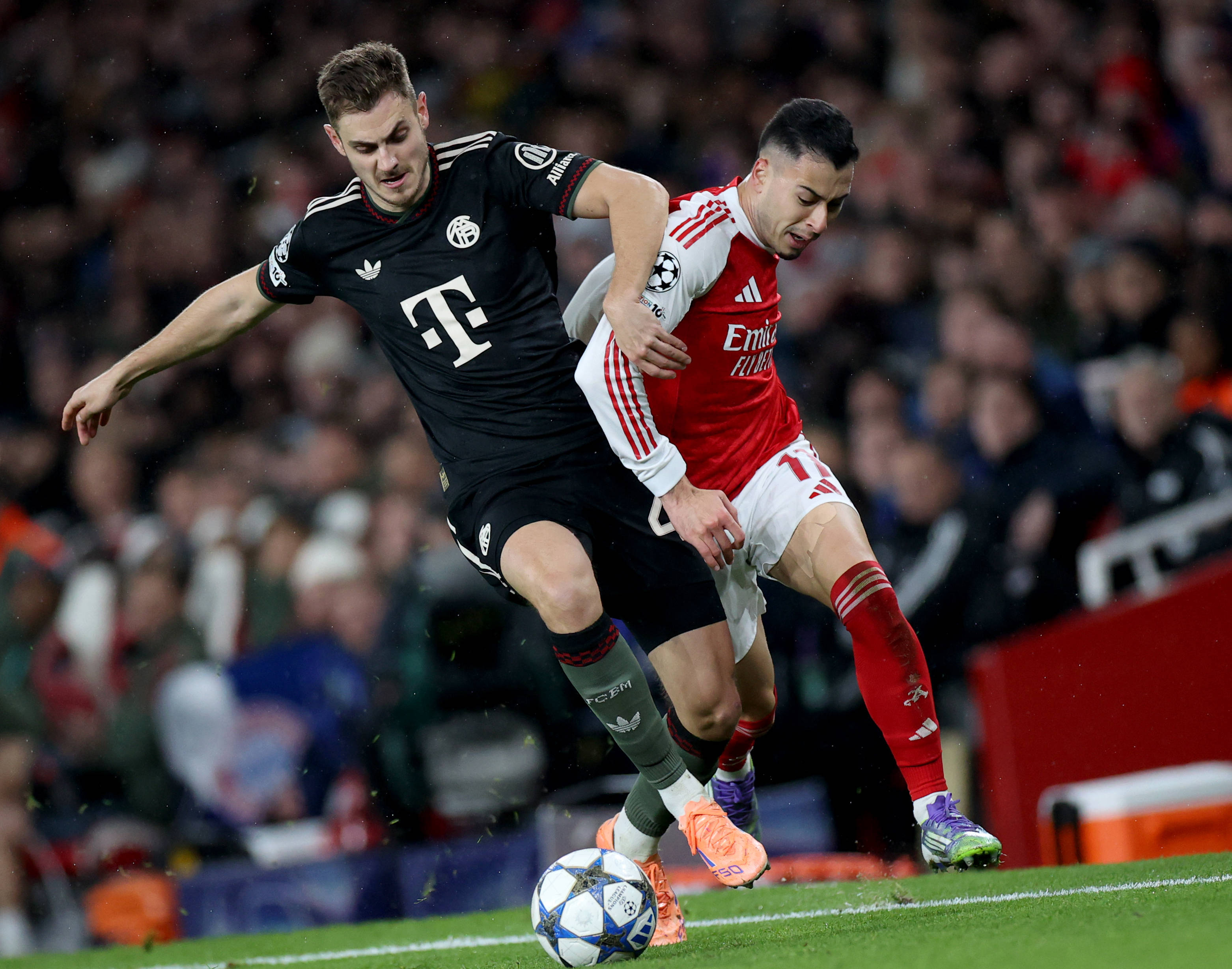 安布：在没中锋的情况下，普利希奇搭莱奥可能存在兼容问题（安布：无中锋时，普利希奇与莱奥的搭档或存兼容隐患）