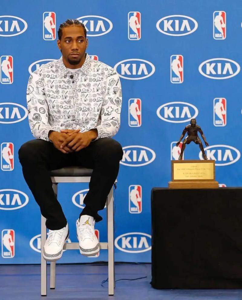 邮报：梅努希望冬窗离开曼联，有12家俱乐部对他感兴趣（每日邮报：梅努盼冬窗离开曼联，12队有意）