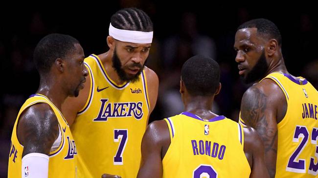 里德：赛中赛后都会意识到进攻停滞问题 我们要稳住节奏放慢速度（里德：赛中赛后都发现进攻卡顿，我们要控节奏、放缓速度）