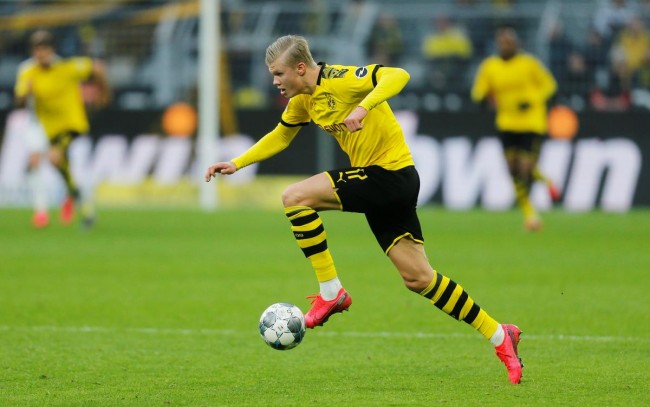 巴媒：西班牙人询问了罗比尼奥儿子小罗比尼奥，球员年底满18（巴媒称西班牙人已打听罗比尼奥之子小罗比尼奥，球员将于年底年满18岁）