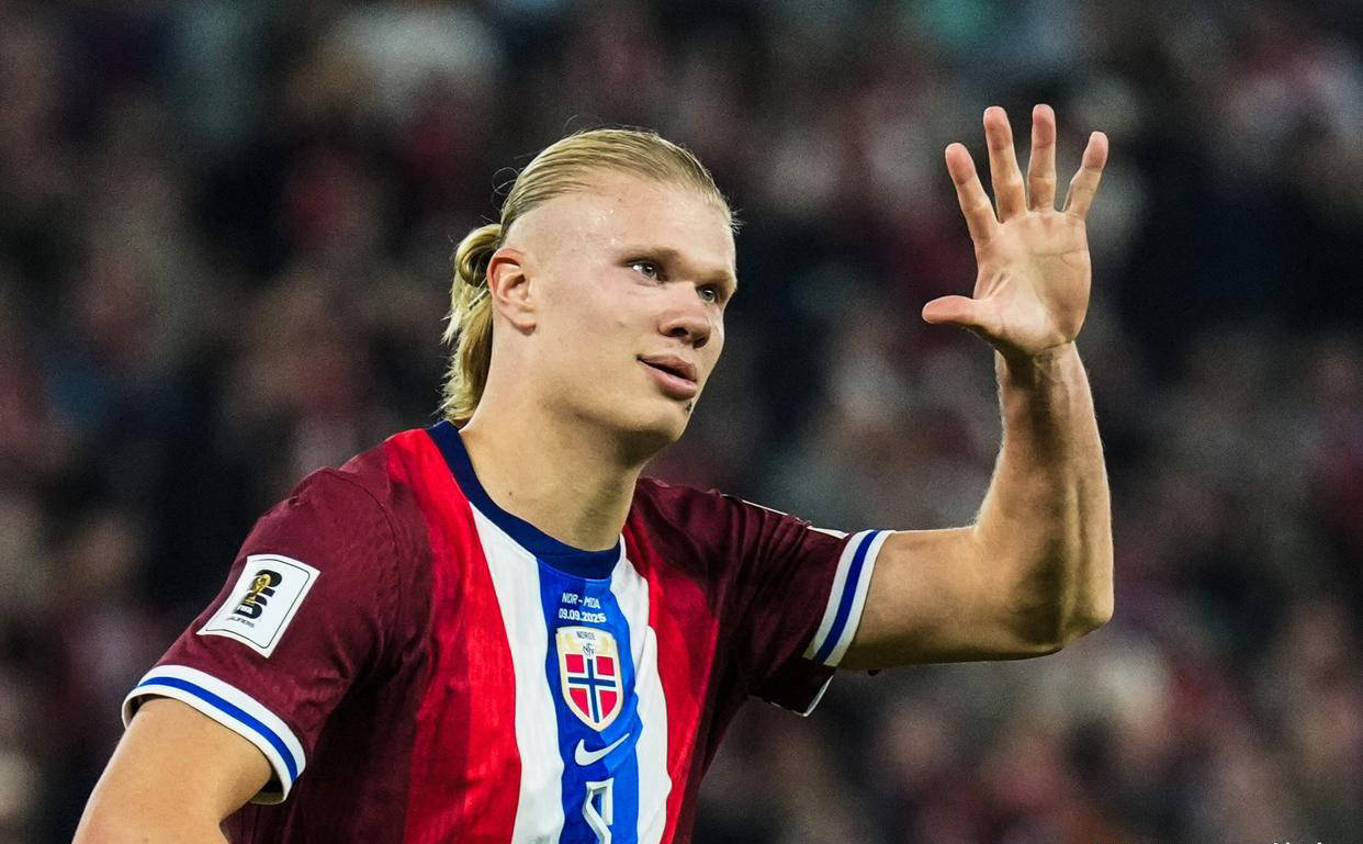 1-2折戟亚平宁！英超11.4亿豪门惨遭逆转跌出前8 各项赛事4场不胜（亚平宁客场1-2遭翻盘！英超11.4亿豪门跌出前八，各线已四场不胜）