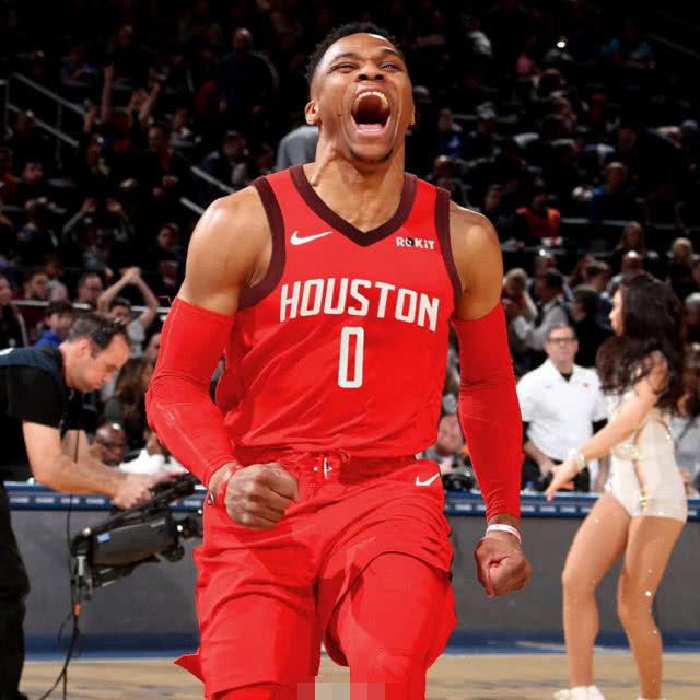 船记：当哈登&伦纳德&祖巴茨有一人下场，快船便陷入困境（船记：哈登、伦纳德或祖巴茨只要有人不在场，快船就陷入被动）